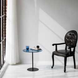 Mesa auxiliar Chill azul negro Practica Hogar
